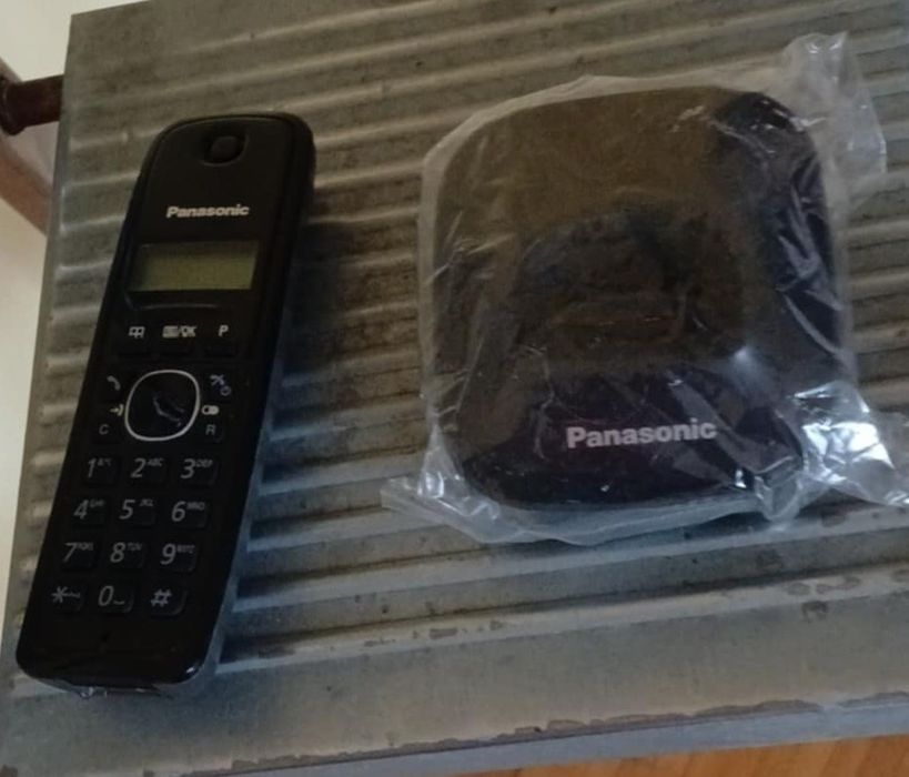 Telefon bezprzewodowy Panasonic KX-TG1611.