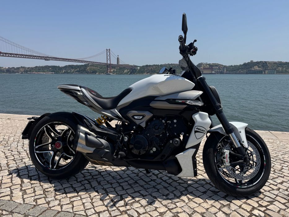 Ducati Xdiavel V4 (cor exclusivo)