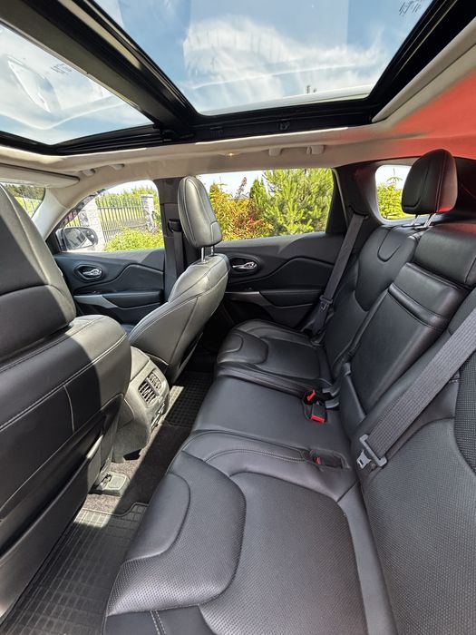 Jeep cherokee overland 3.2