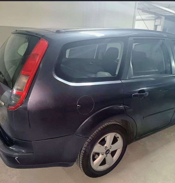 Ford Focus 1.6 TDCI GHIA — photo 3