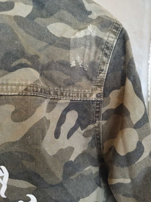 bluza roz. M color military z przetarciami ozdobnymi w różnych miejscach