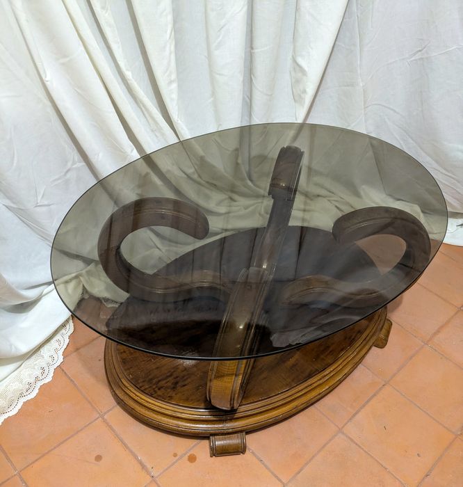 Mesa oval de centro para sala com vidro