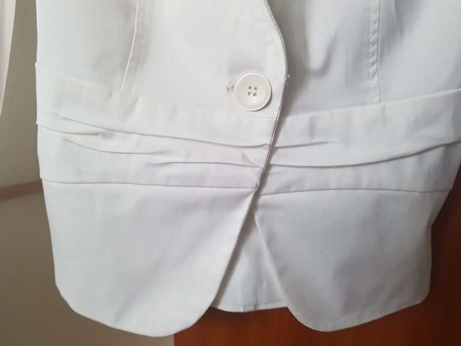 Biała marynarka, żakiet Ryłko 34