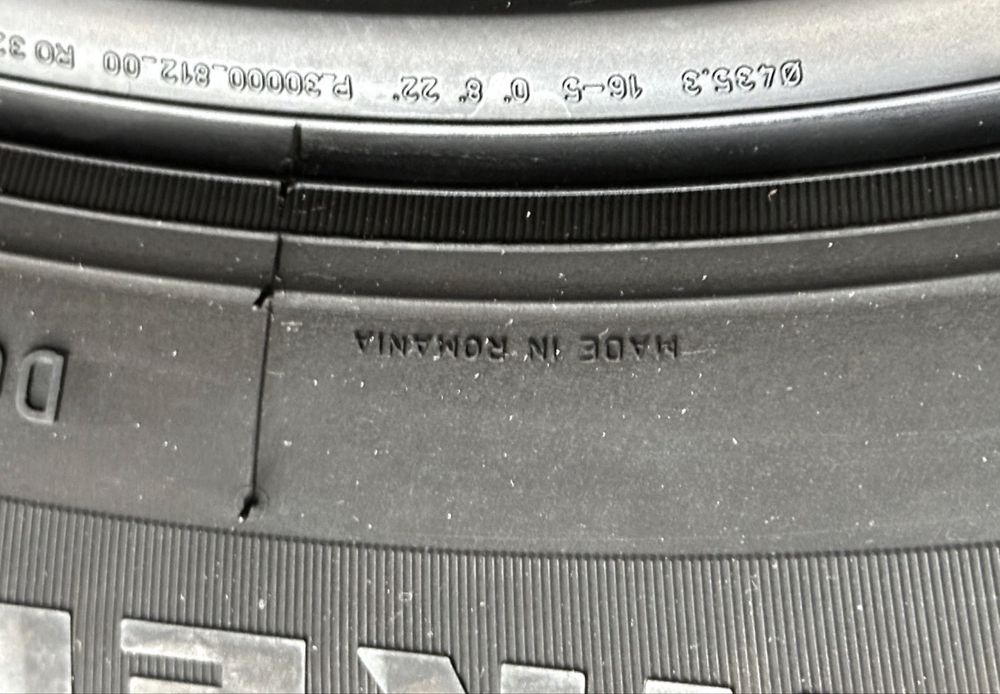 Автошини колеса резина 215/55 R17 Pirelli Cinturato P7 літні 2020 рік