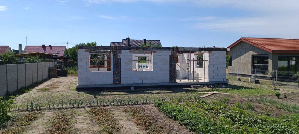 Działka budowlana z rozpoczętą budową