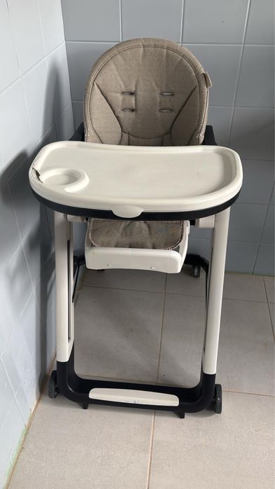 Cadeirinha de alimentacao
