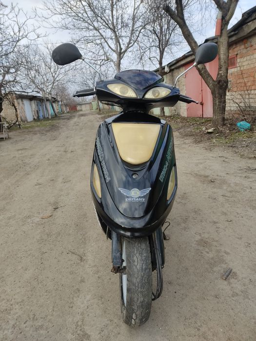Продам скутер дефиант