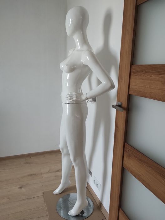 Manekin damski połysk