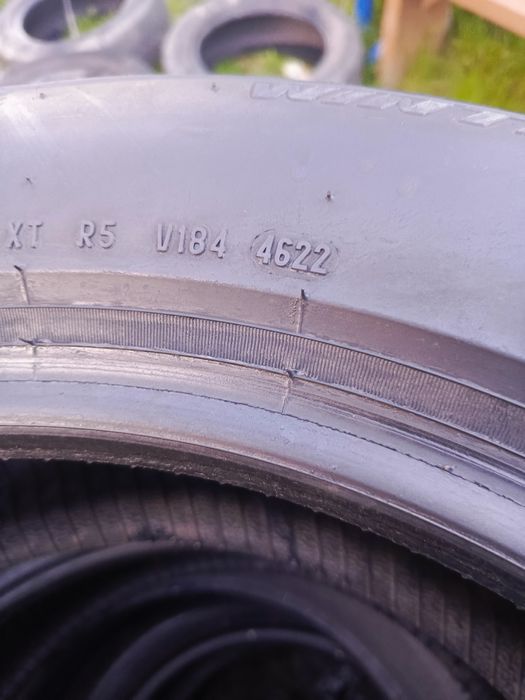 Sprzedam bardzo ładne opony Pirelli 225/60 r18