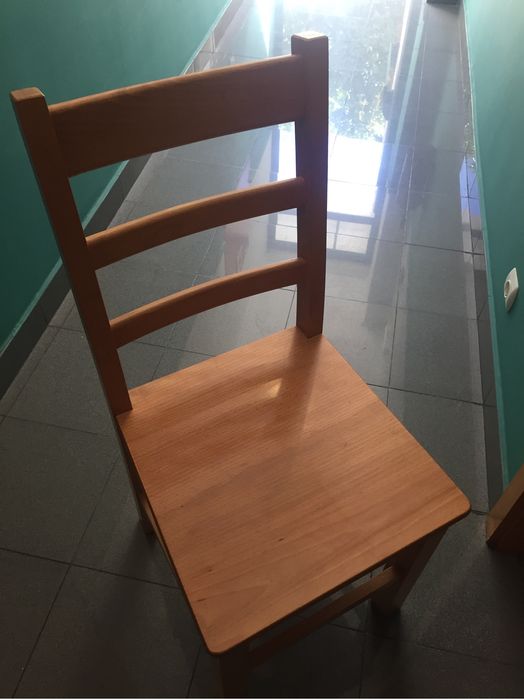 Cadeira de madeira 32 unidades