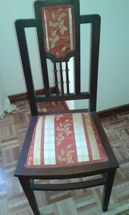 Canapé / cadeirão e duas cadeiras do Séc XIX, em madeira exótica