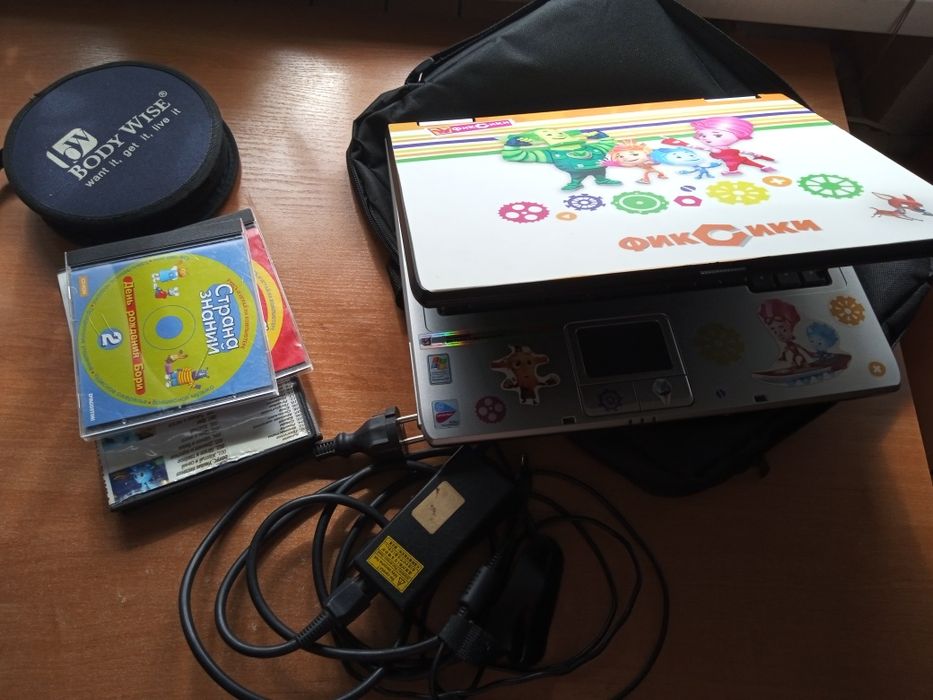 Ноутбук для дитини з розвиваючими дисками