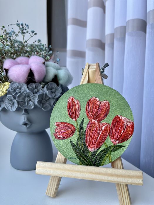 Тюльпани на полотні