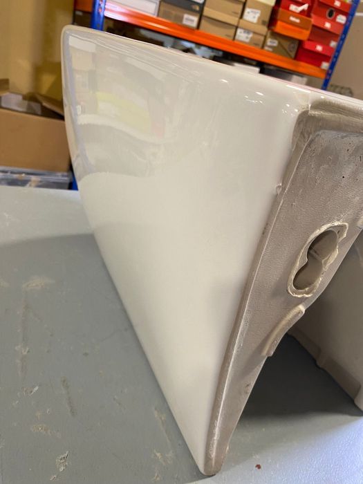 Bidé suspenso Ideal Standard Thesis com fixações ocultas - Silk White