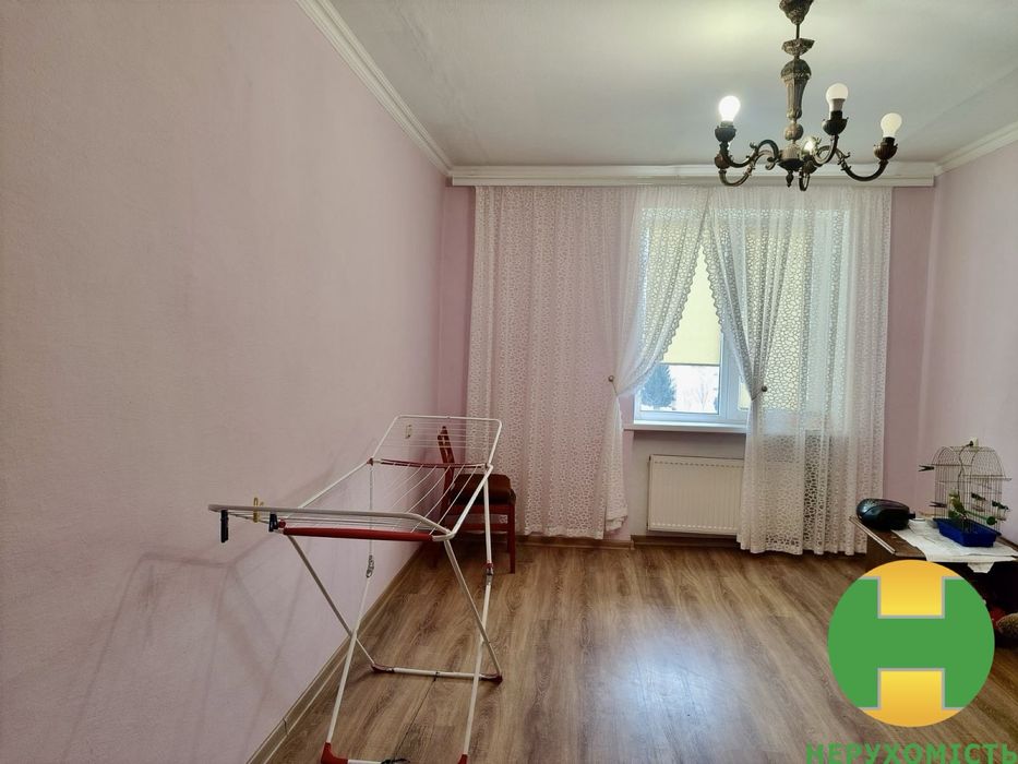 Продається 3-кімнатна квартира. Чортків