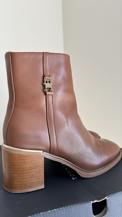 Botins em pele Tommy, muito bons!!