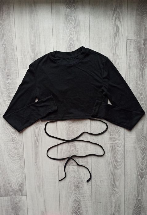 crop top z długim rękawem krótki cropped z wiązaniem wokół talii XS