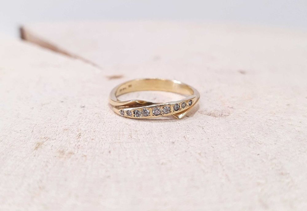 Złoty pierścionek p.585/2,92g