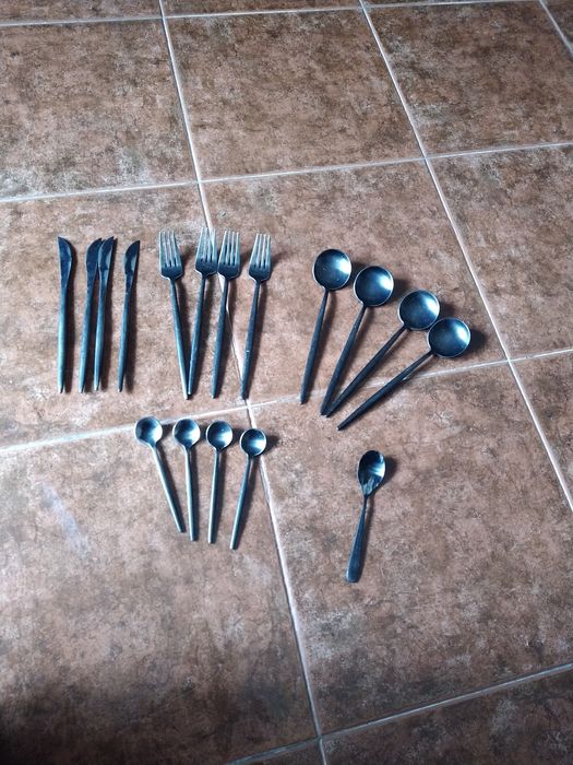 Talheres.          .