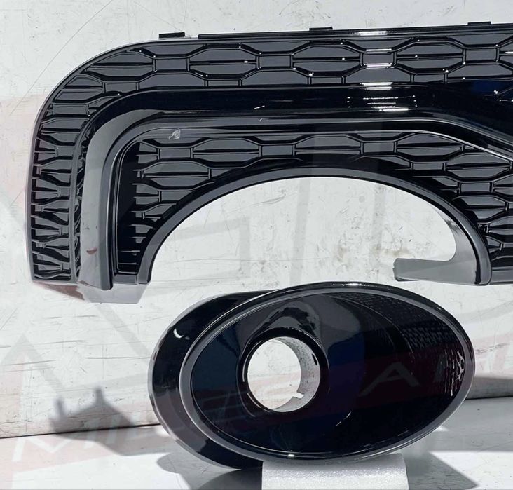 Audi Q5 SLine SQ5 2018 глянцевий чорний дифузор в стилі RSQ8 Британія