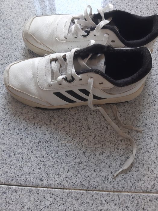Sapatilhas adidas tensaur brancas