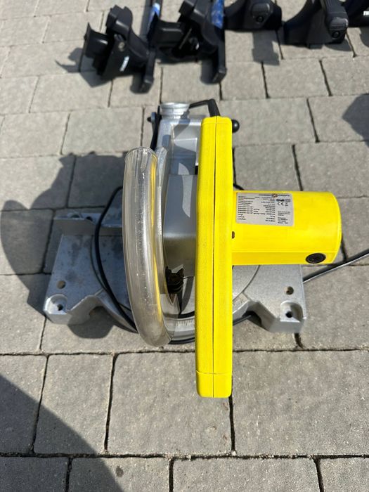 Zestaw elektronarzędzi – piła ukośnica + dodatkowe narzędzia