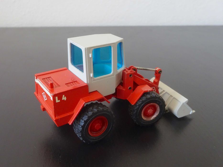 Lote de Miniaturas 1:50 O&K da Conrad e NZG