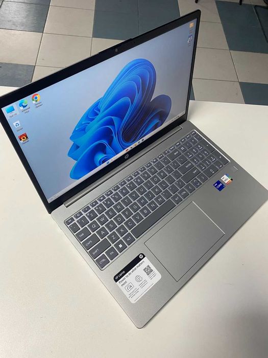 Ноутбук HP 15  Intel Core i7-1355U/ 16GB DDR5/ 512 Ssd