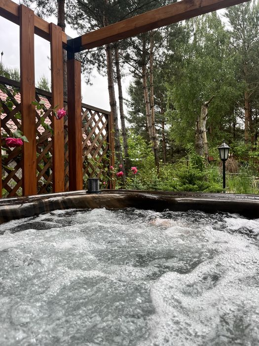 Domek drewniany z SAUNA i Jacuzzi JEZIORSKO