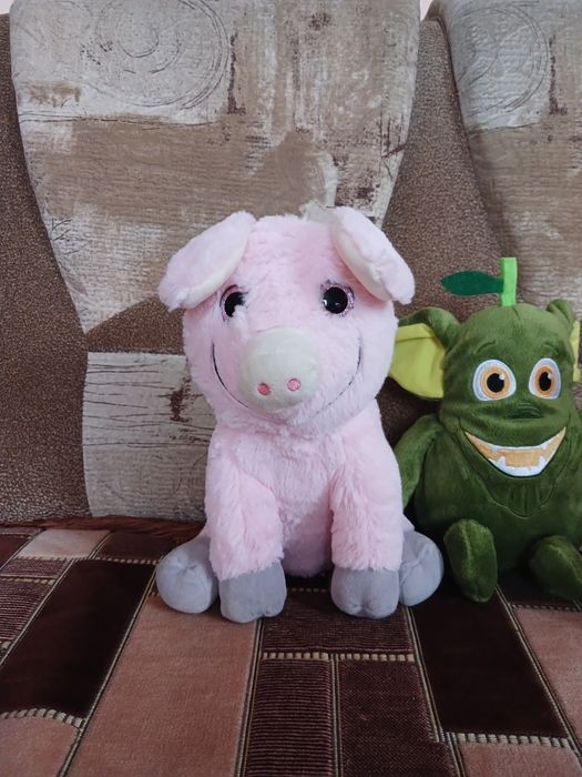 М'які іграшки дитячі.