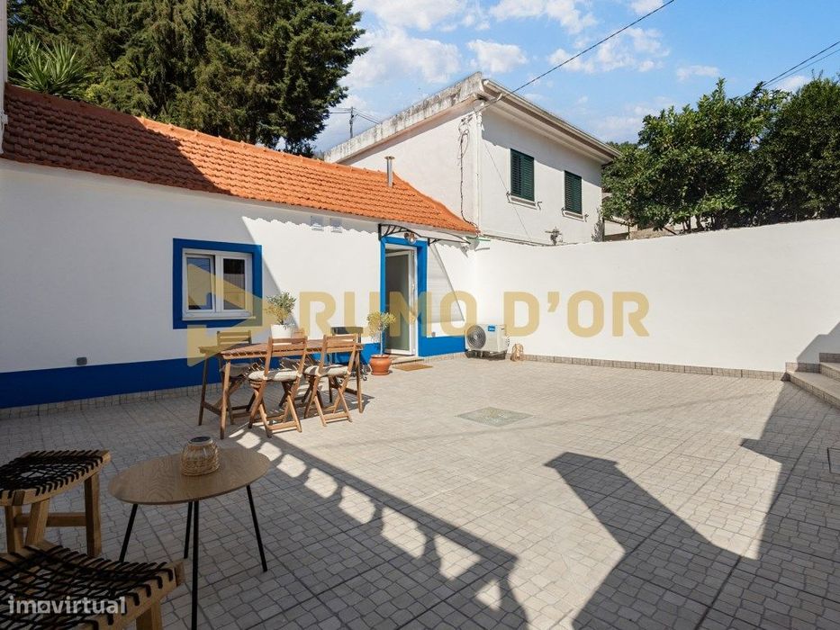 Moradia T1 Renovada com Amplo Logradouro a 5 Minutos de Alenquer