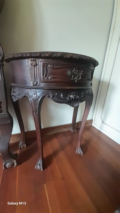 Cama e comodas vintage madeira sem bicho