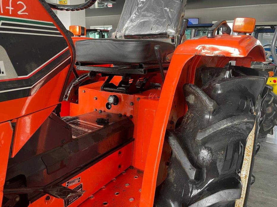 Hinomoto E2304 Японський трактор