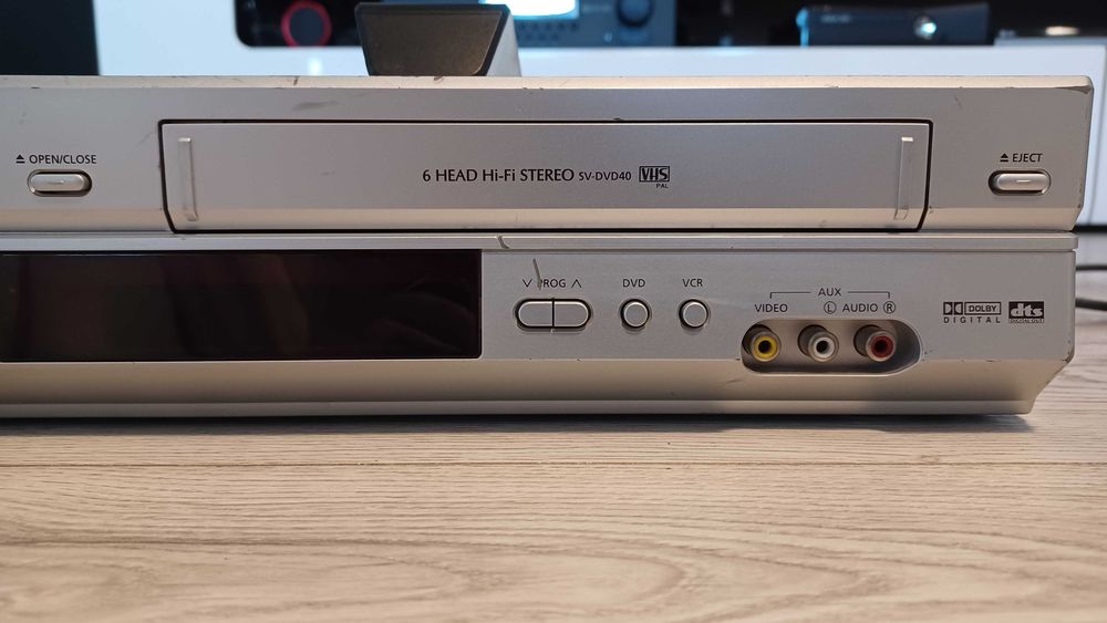 Samsung SV-DVD40 XEG – dual deck SVHS/DVD