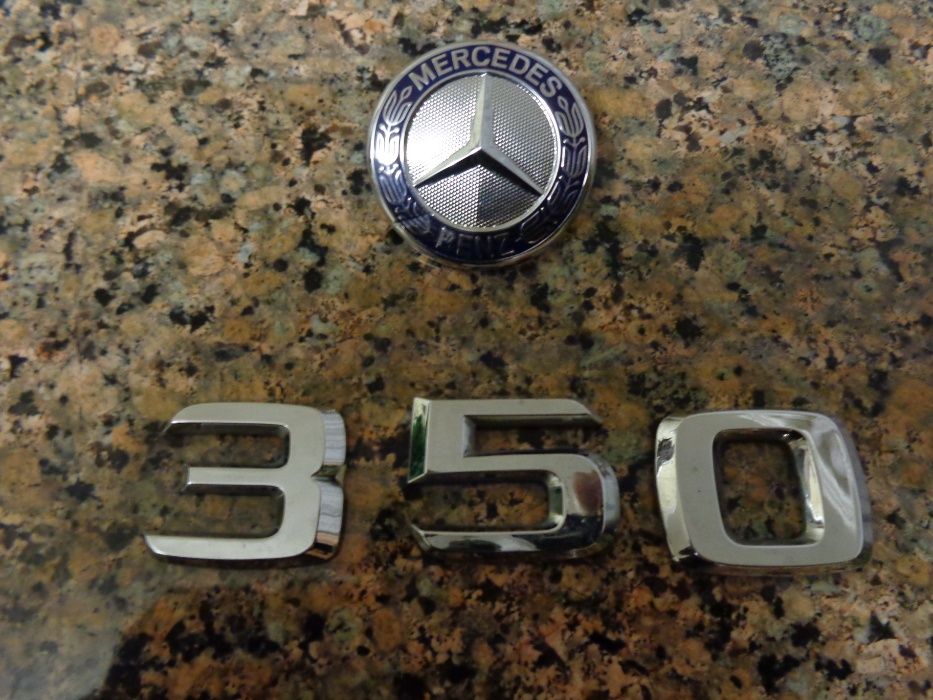 Накапотний знак Мерс А2048170316