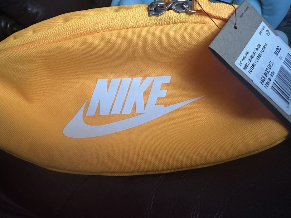 Бананка nike hash bags