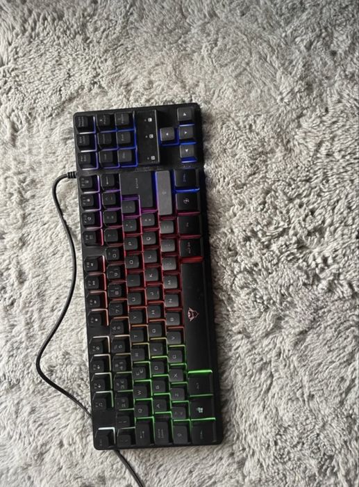 Trust gaming keyboard with LED lights64729517558657120