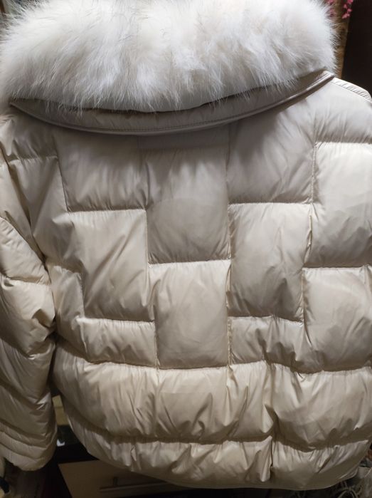 Жіноча пухова курточка