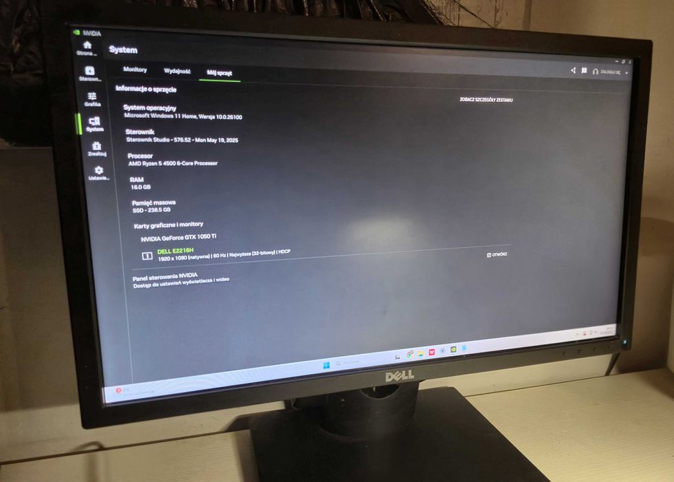 Komputer stacjonarny •GTX 1050 Ti•16GB RAM•SSD 256 GB + monitor DELL 2