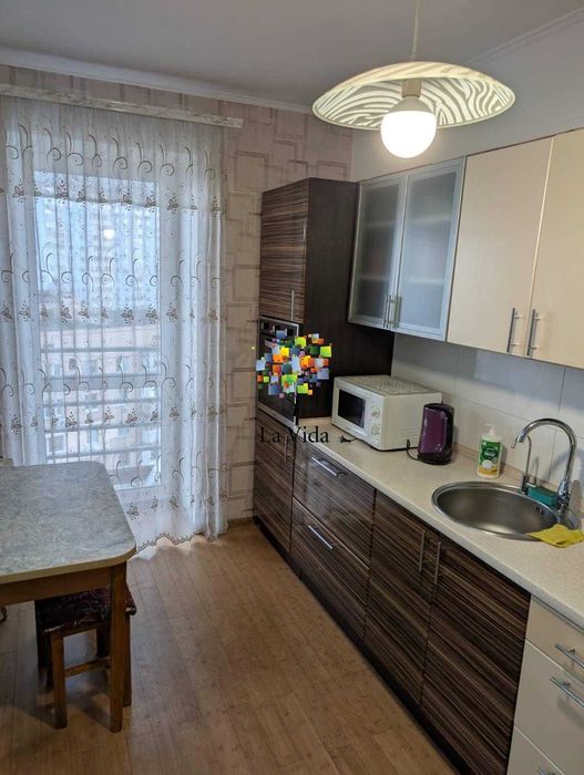 Продам 2к. квартиру  вул. Юрія Литвинського 64