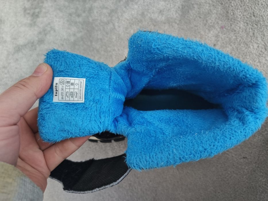 Ciepłe śniegowce, r. 30, stan bardzo dobry.