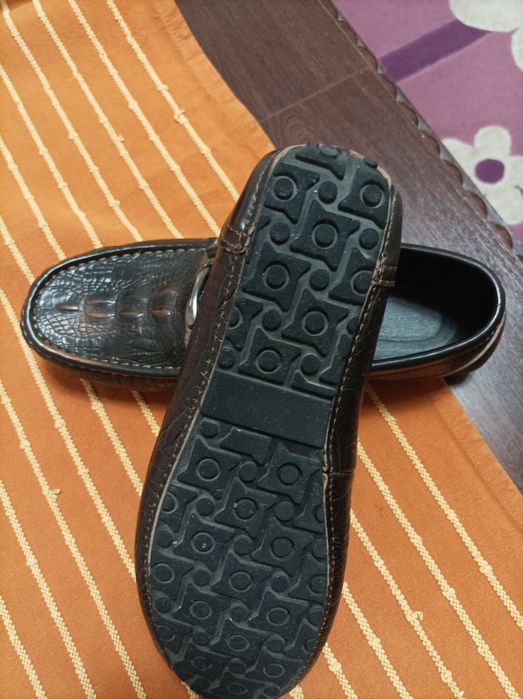 Продам кожаные мокасины