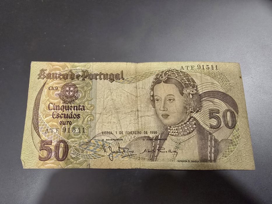 Notas de Escudo diversas