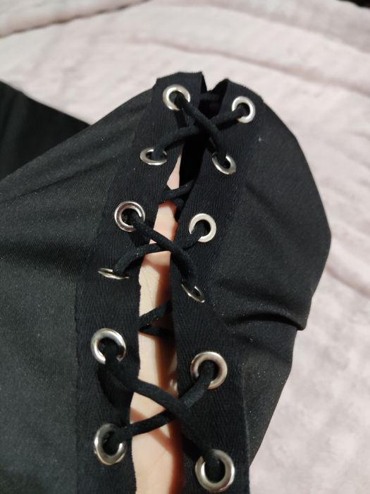 Legginsy z wiązaniami