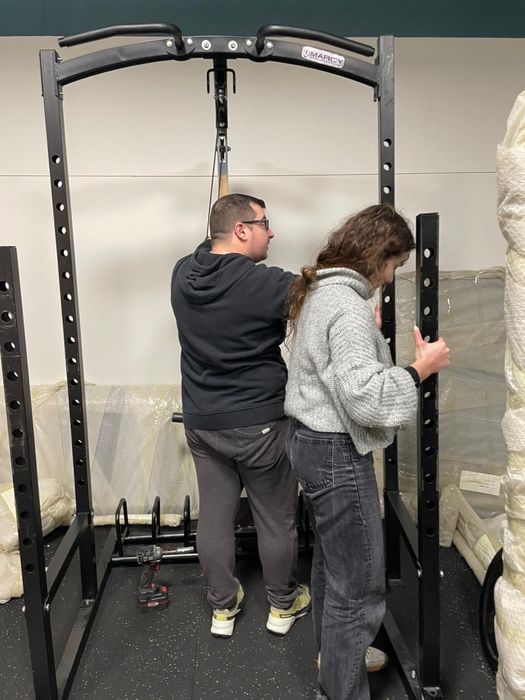 Rack com barra de elevacao e cabo