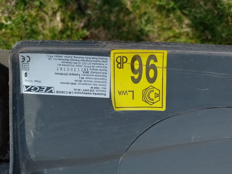 Kosiarka elektryczna VEGA 1600V