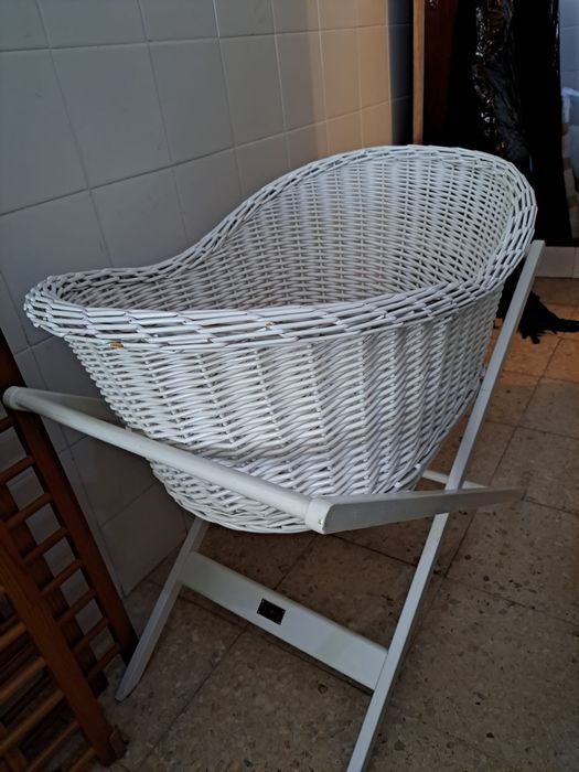 Berço de verga com dossel