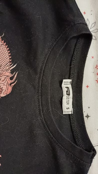 Чорна кофтинка з драконами