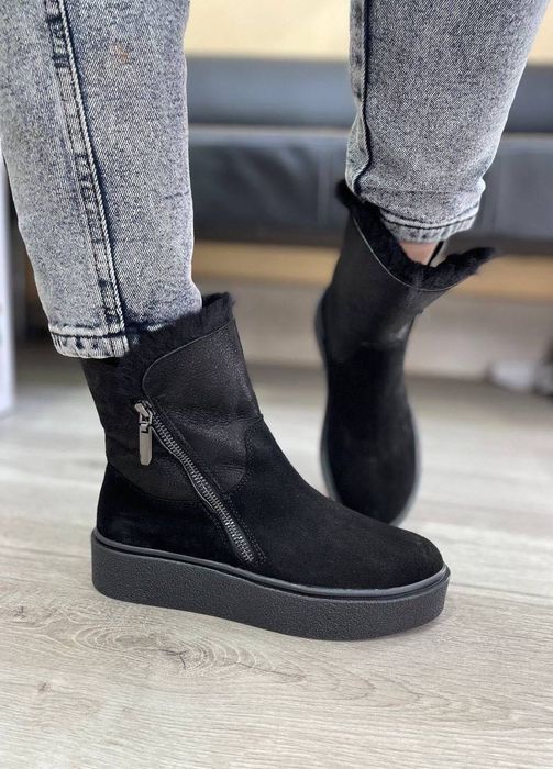 Взуття жіноче . Нове.