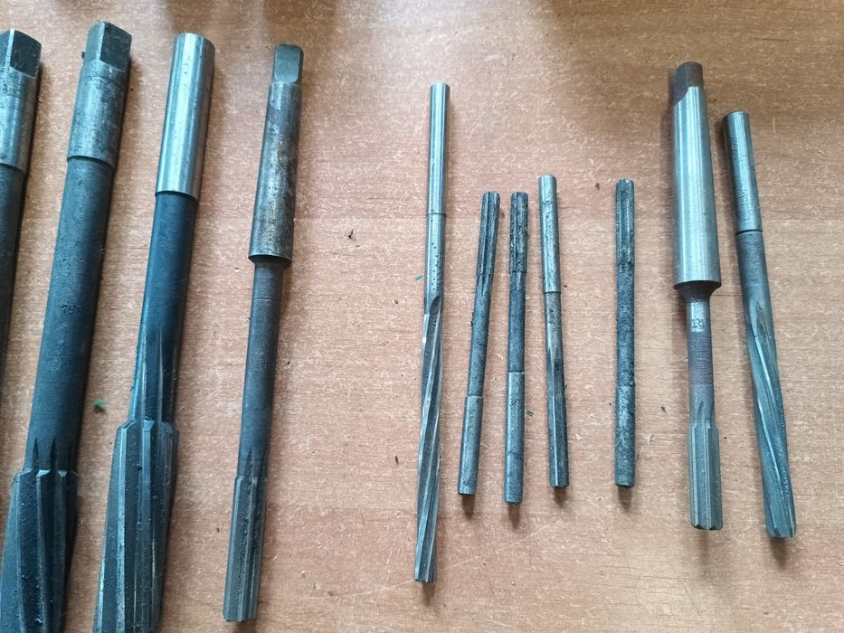 Rozwiertaki maszynowe ręczne  od 8mm 35 H7 HSS 30 szt